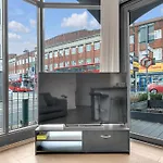 Luxury Heathrow Airport Apartment