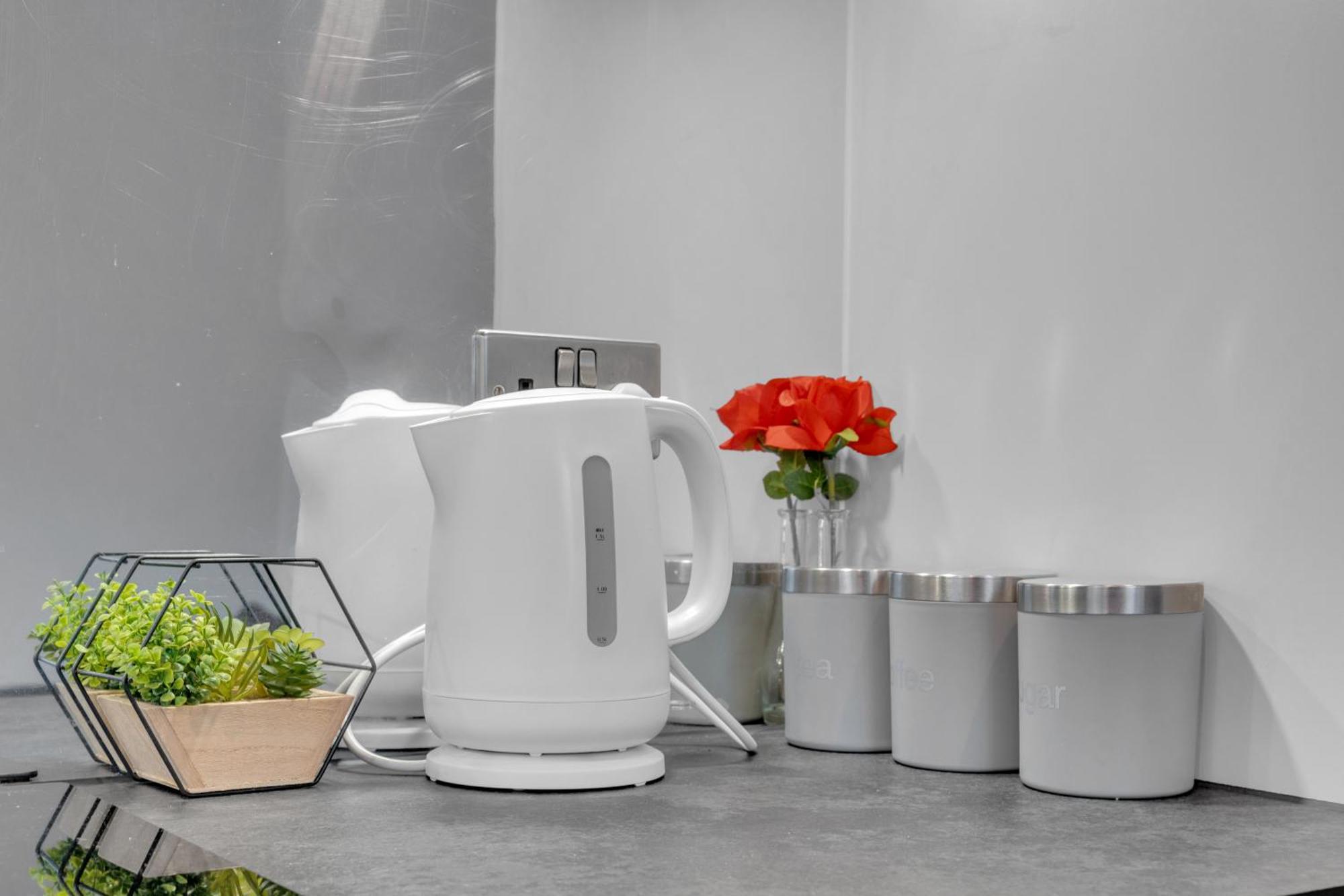 Luxury Heathrow Airport Apartment *